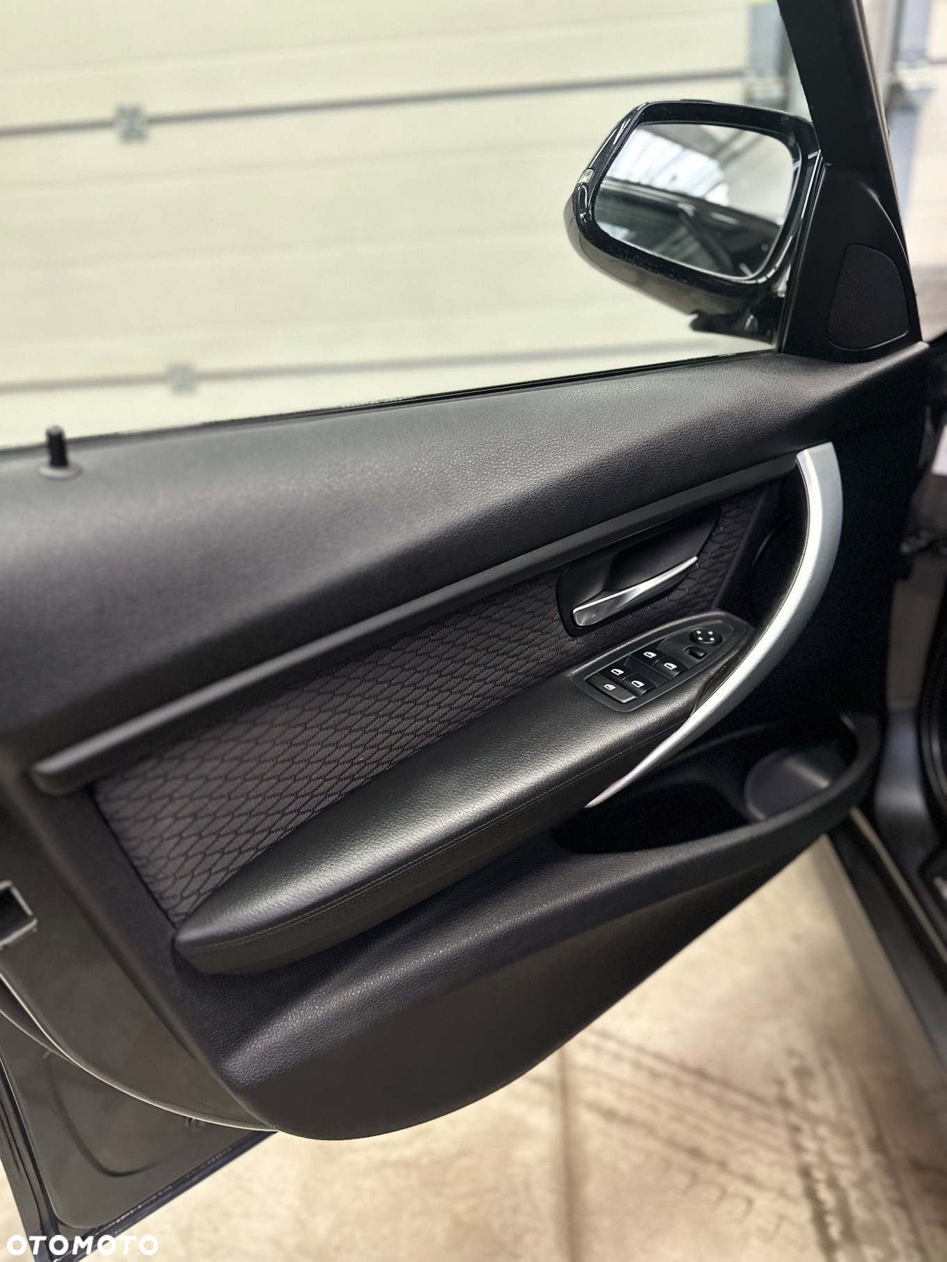 BMW Seria 3 318d M Sport EU6 - 25