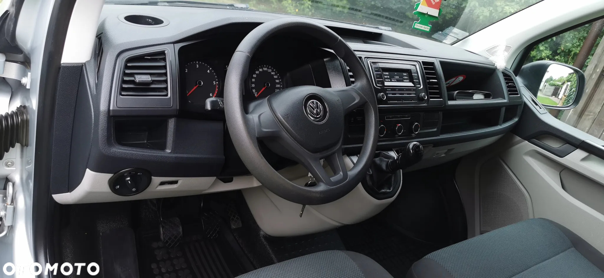 Volkswagen Transporter T6 TDI L1H1 - 23
