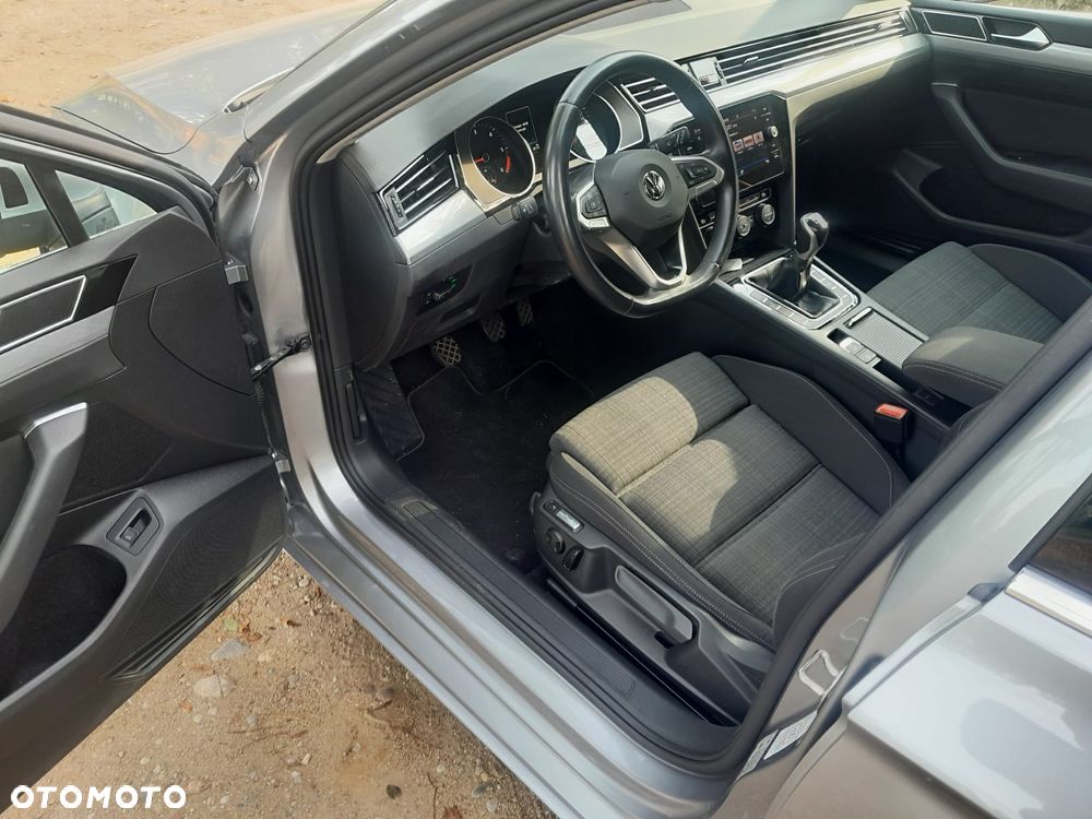 Volkswagen Passat Variant 2.0 TDI (BlueMotion Technology) Comfortline - 10