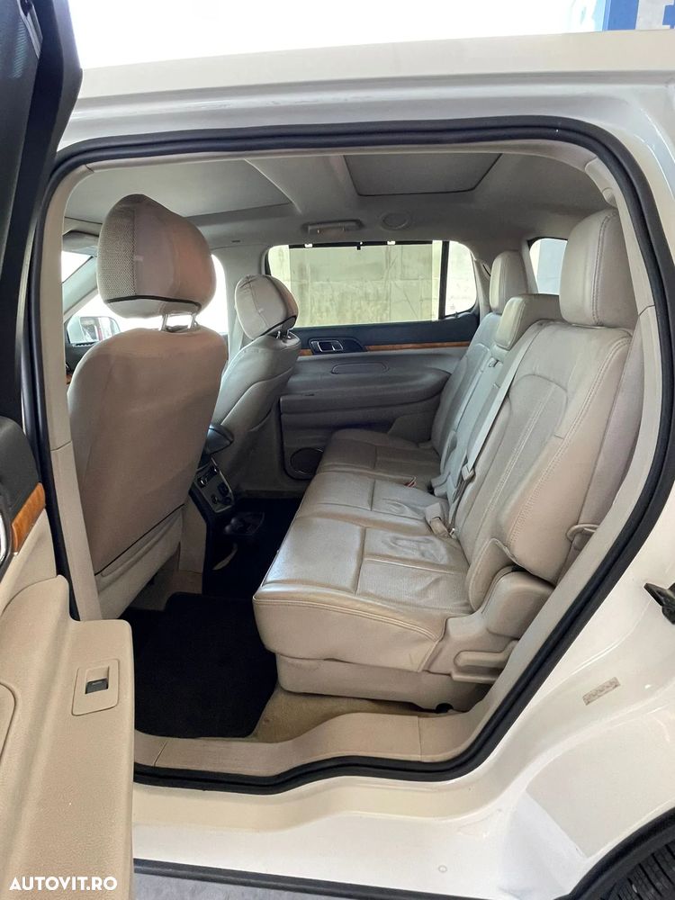 Lincoln MKT - 8