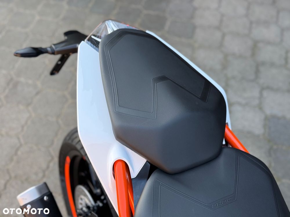 KTM Duke - 18