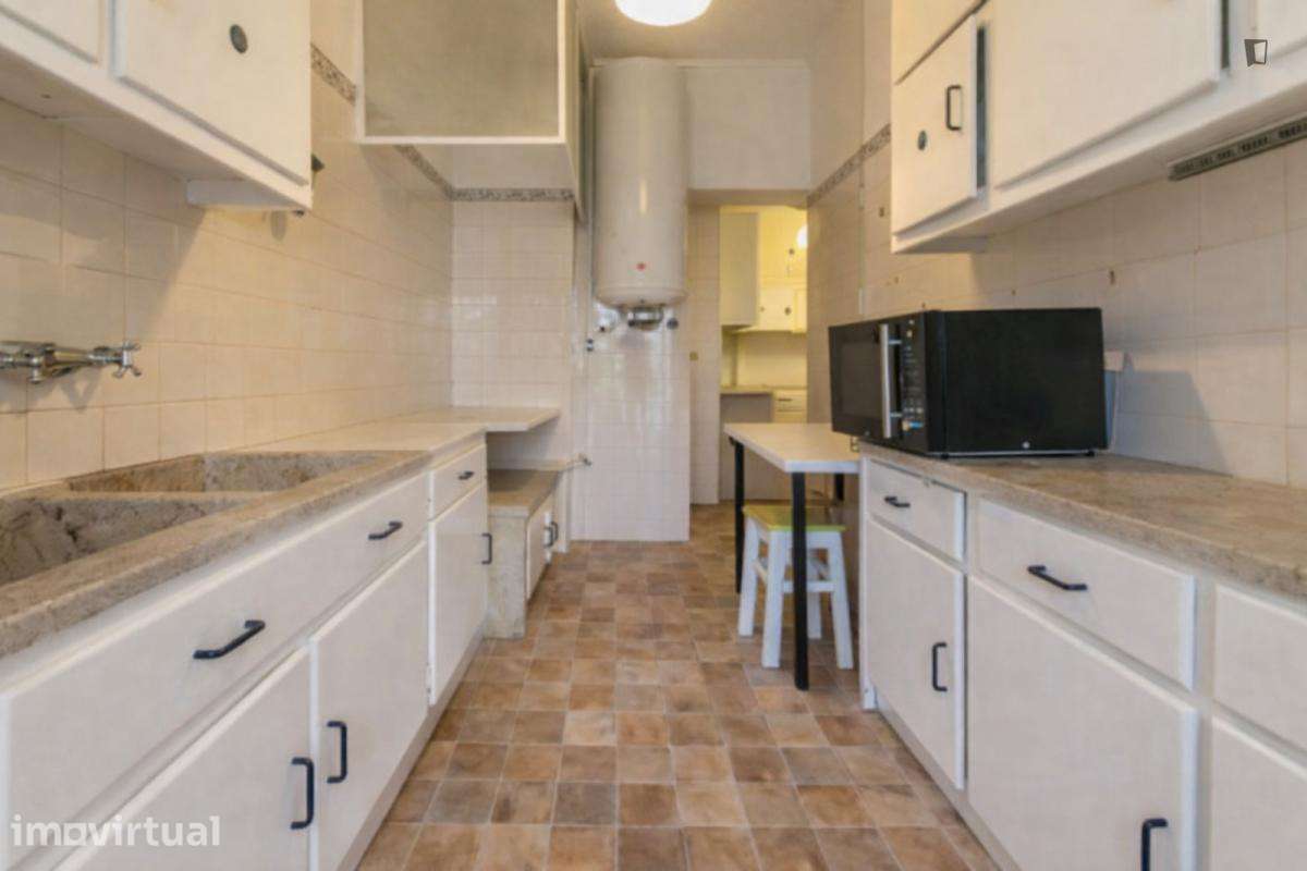 Quarto - localizado em Estrela Lisbon - Grande imagem: 5/12
