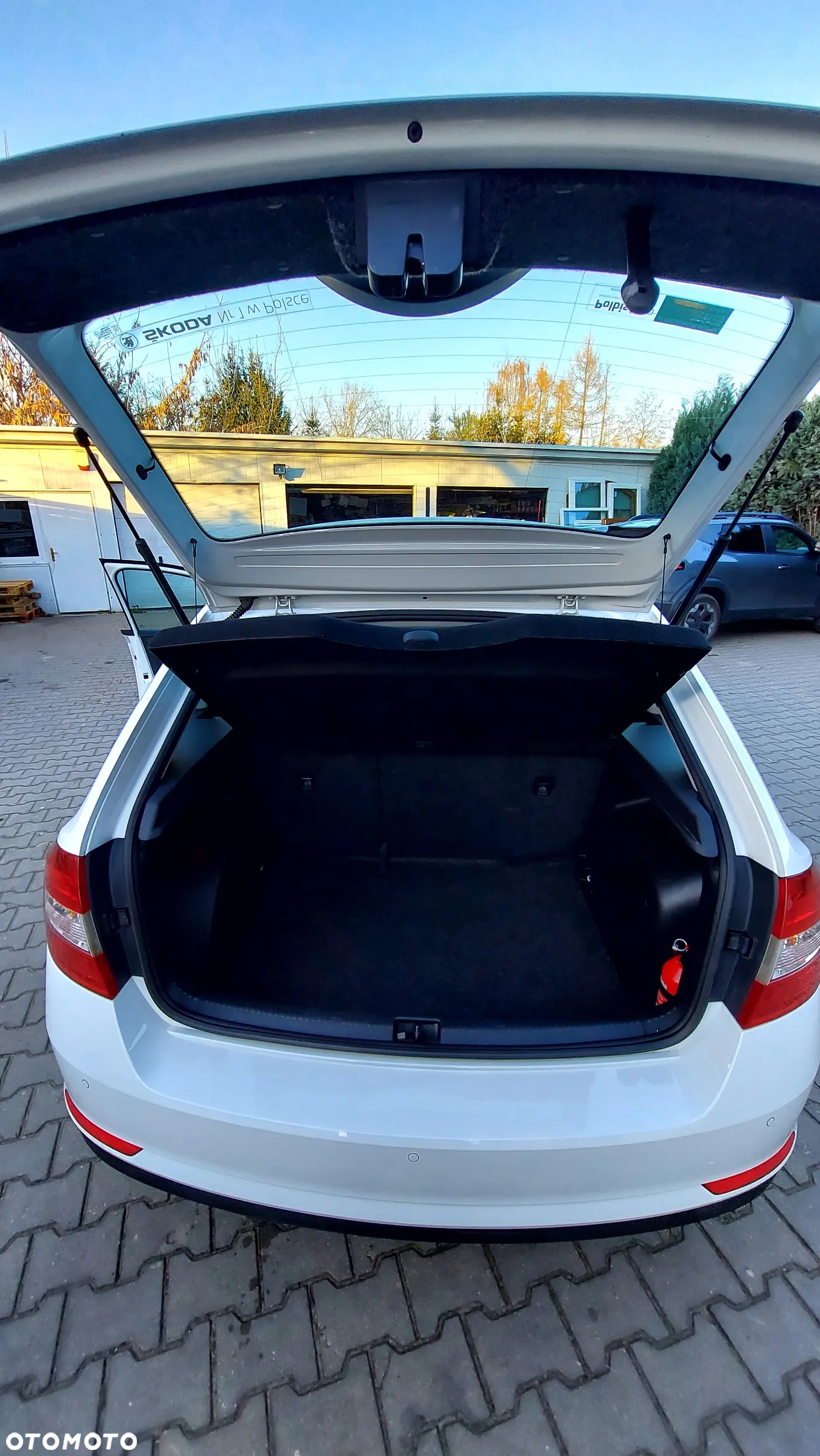 Skoda RAPID 1.2 TSI Ambition - 11