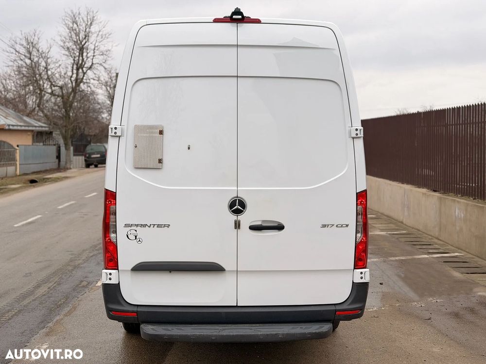 Mercedes-Benz Sprinter - 10