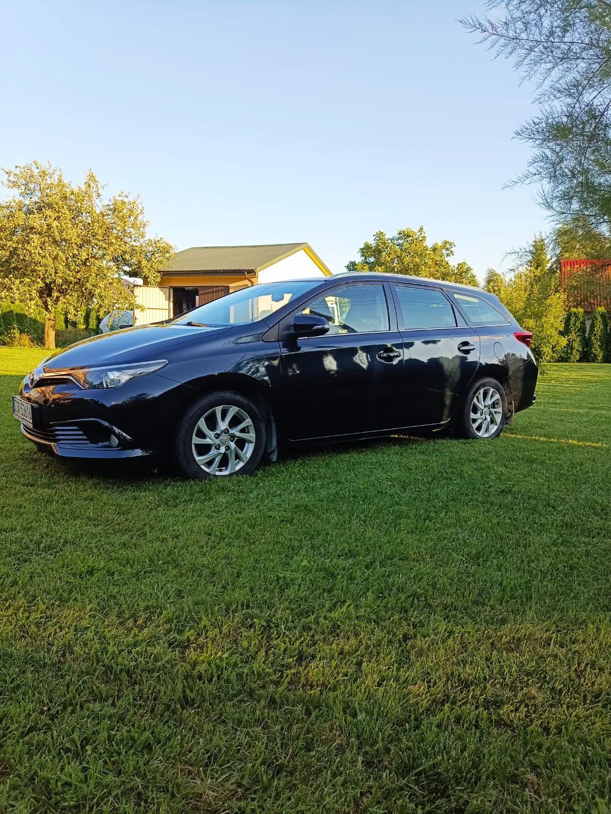 Toyota Auris 1.6 Premium - 1