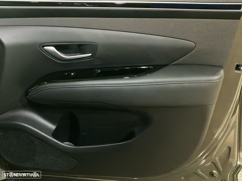 Hyundai Tucson 1.6 T-GDI HEV Vanguard - 16
