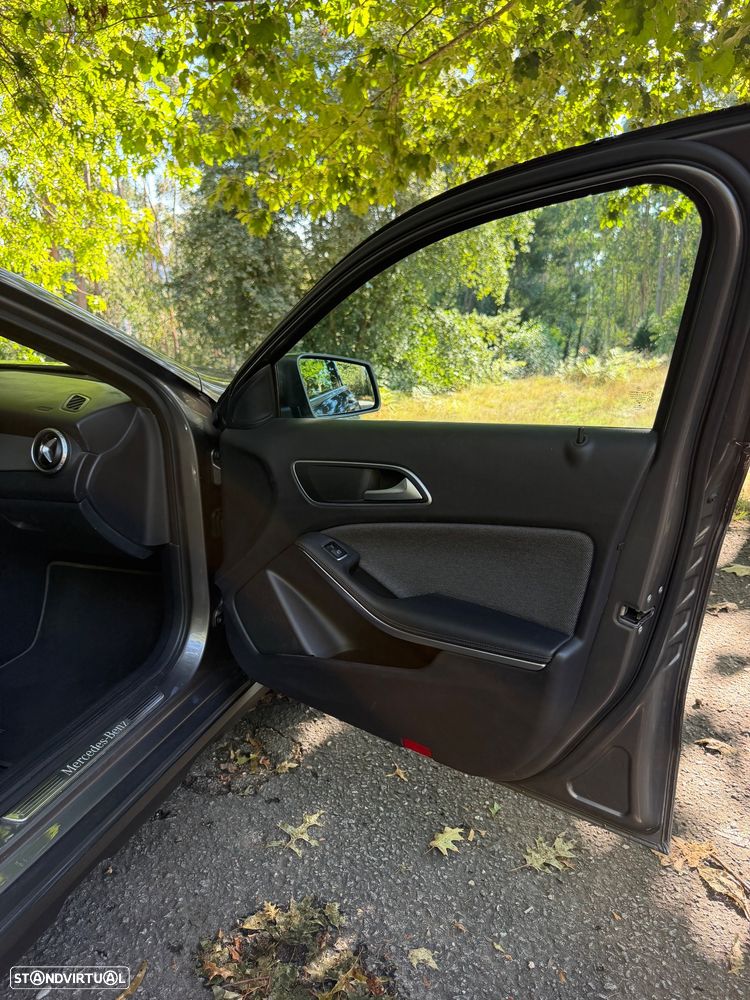 Mercedes-Benz GLA 180 (CDI) d 7G-DCT Urban - 36