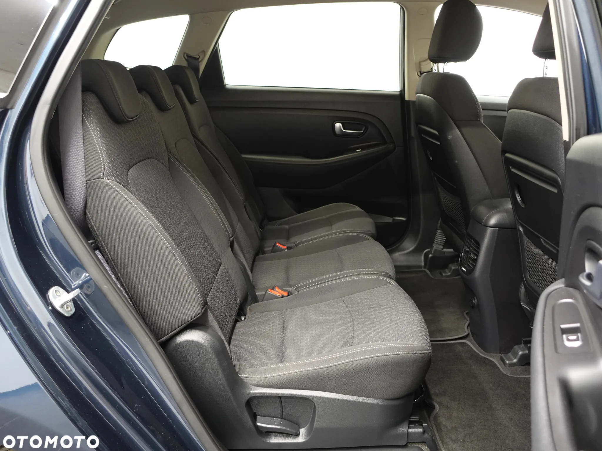 Kia Carens 1.7 CRDi 141 ISG Vision - 24