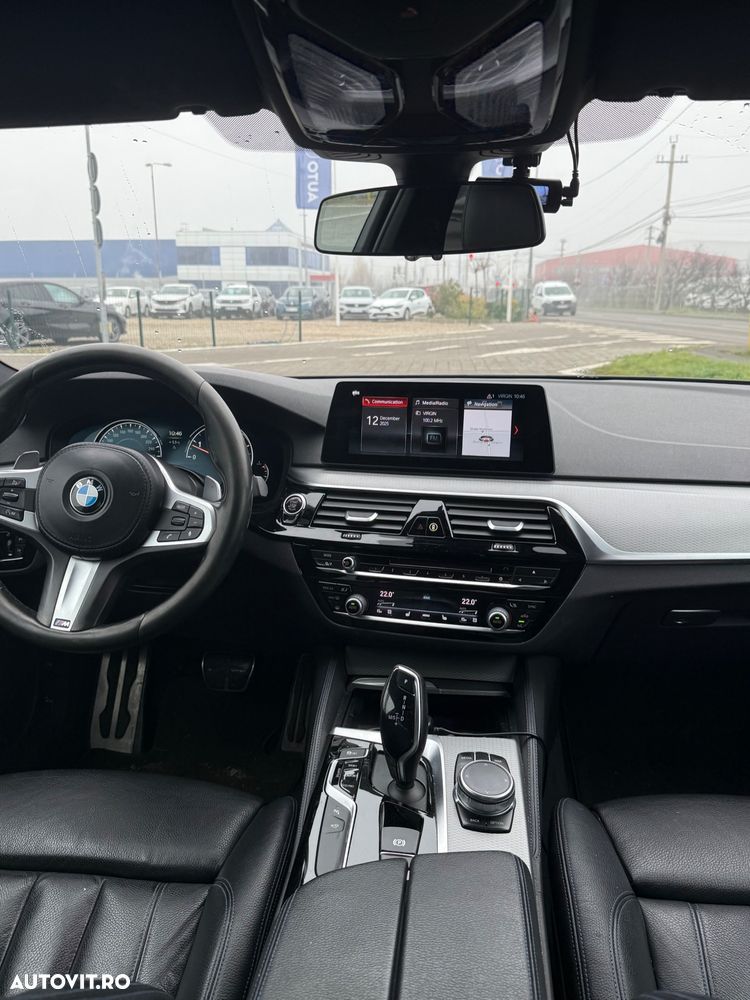 BMW Seria 5 530i xDrive AT - 11