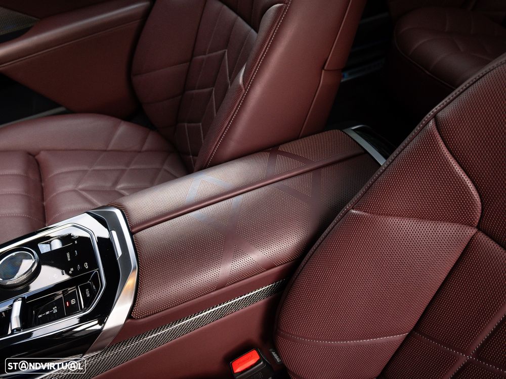 BMW 760 M760e xDrive - 27