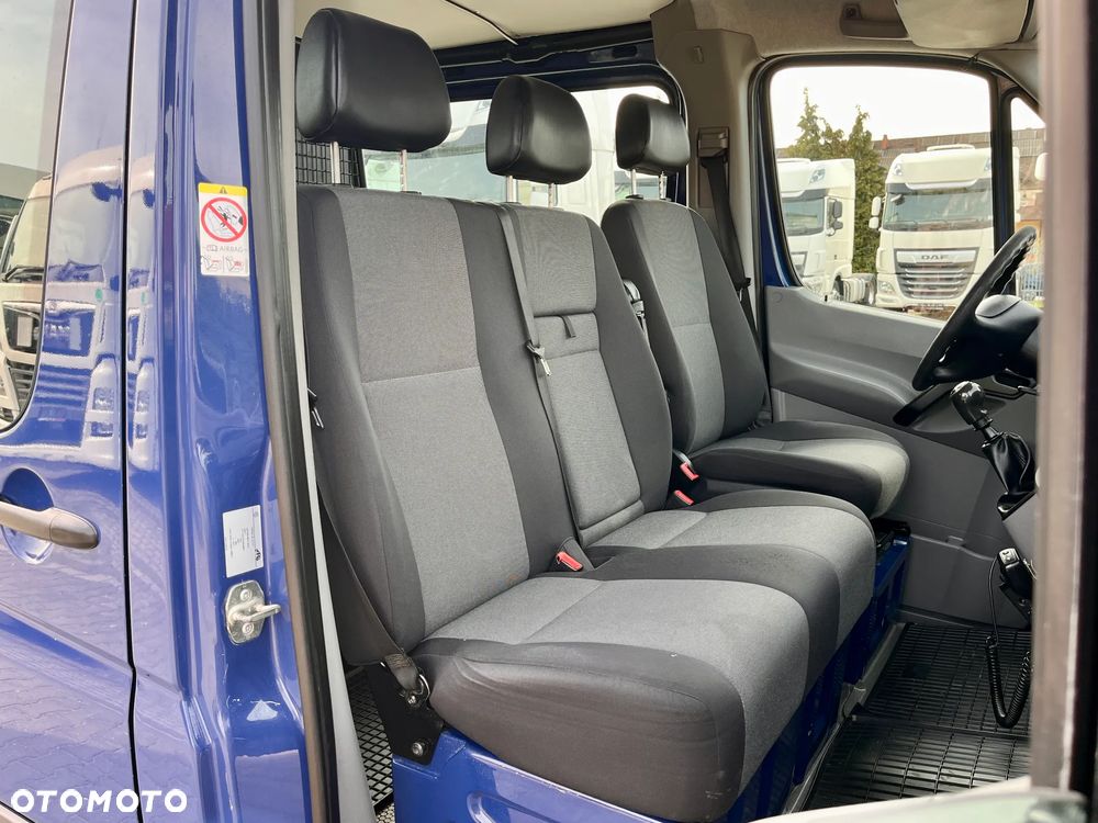 Volkswagen CRAFTER 7 OSÓB / SALON POLSKA / BEZWYPADKOWY / PIERWSZY WŁAŚCICIEL / 2.0 140KM ! ! - 14