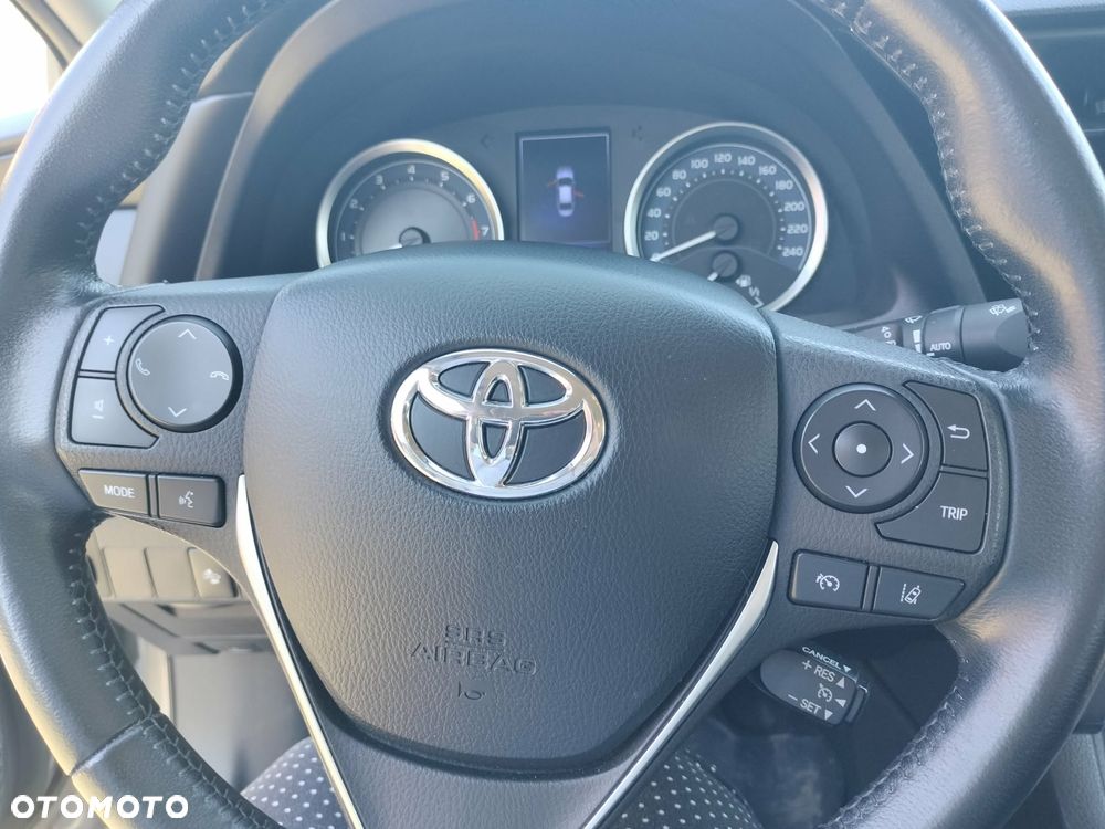 Toyota Corolla 1.6 Classic Plus - 5