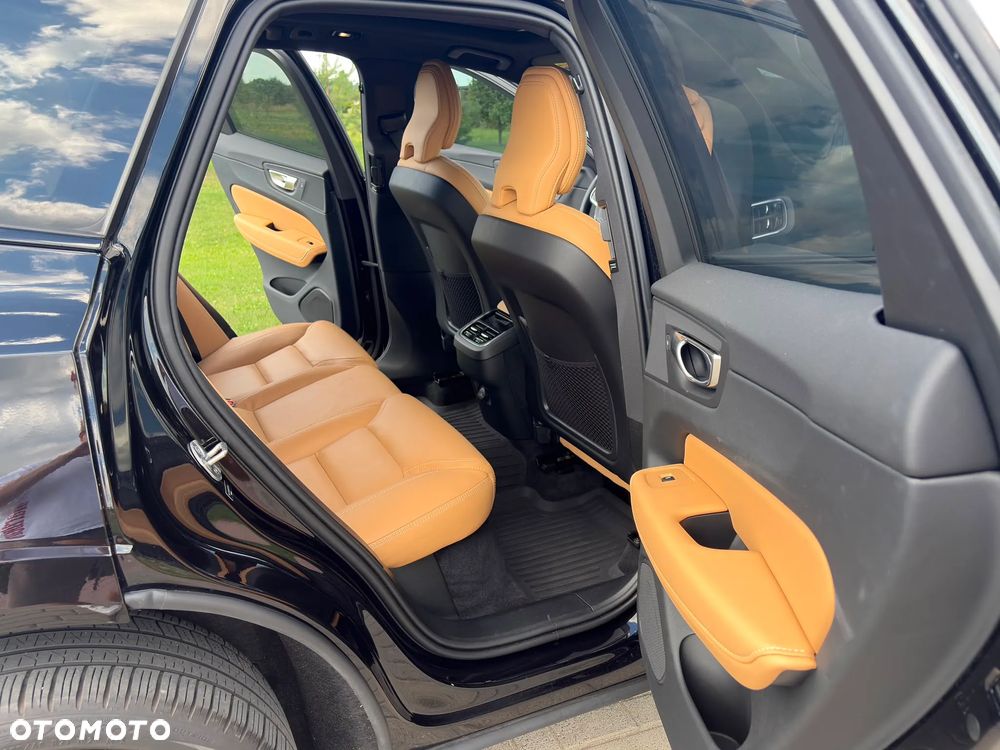 Volvo XC 60 B5 B AWD Ultimate Dark - 29
