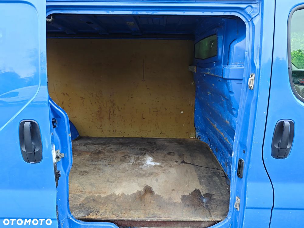 Renault TRAFIC - 8