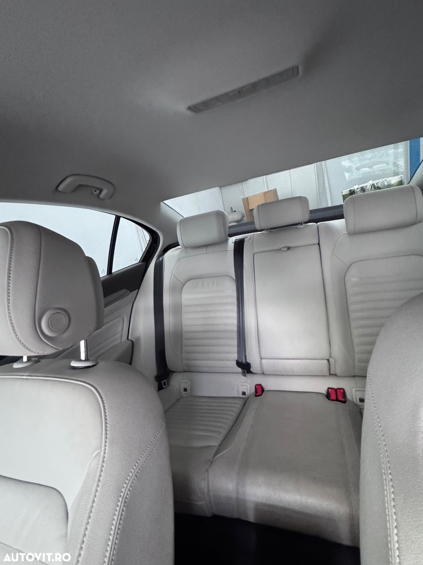Volkswagen Passat 2.0 TDI DSG Comfortline - 11