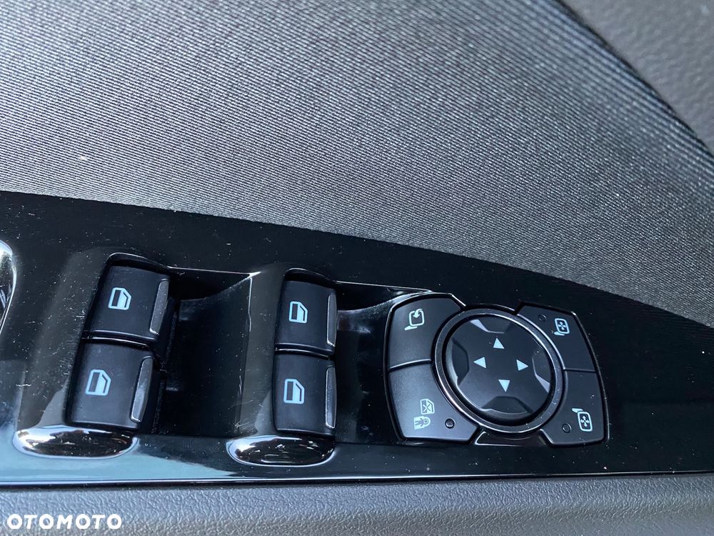 Ford Mondeo 2.0 Hybrid Trend - 28