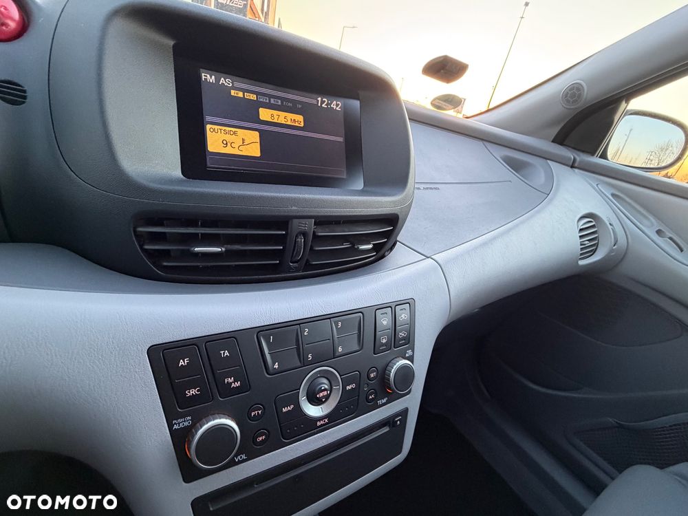 Nissan Almera Tino acenta PLUS - 18