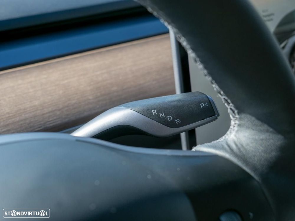 Tesla Model Y Standard - 35