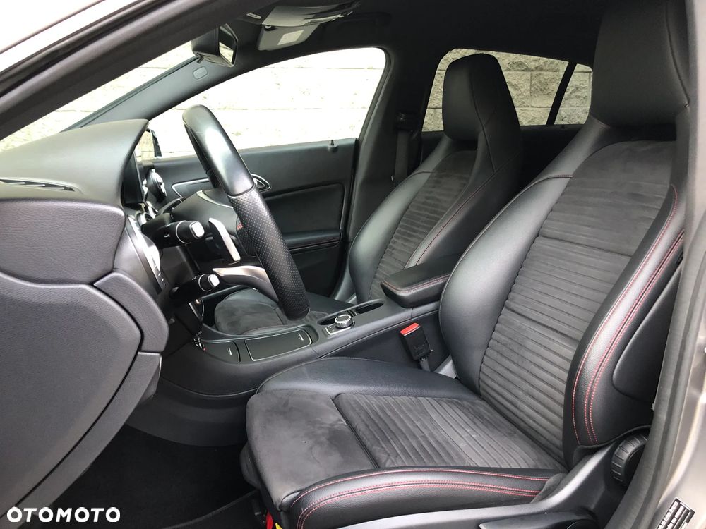 Mercedes-Benz CLA 200 7G-DCT AMG Line - 20