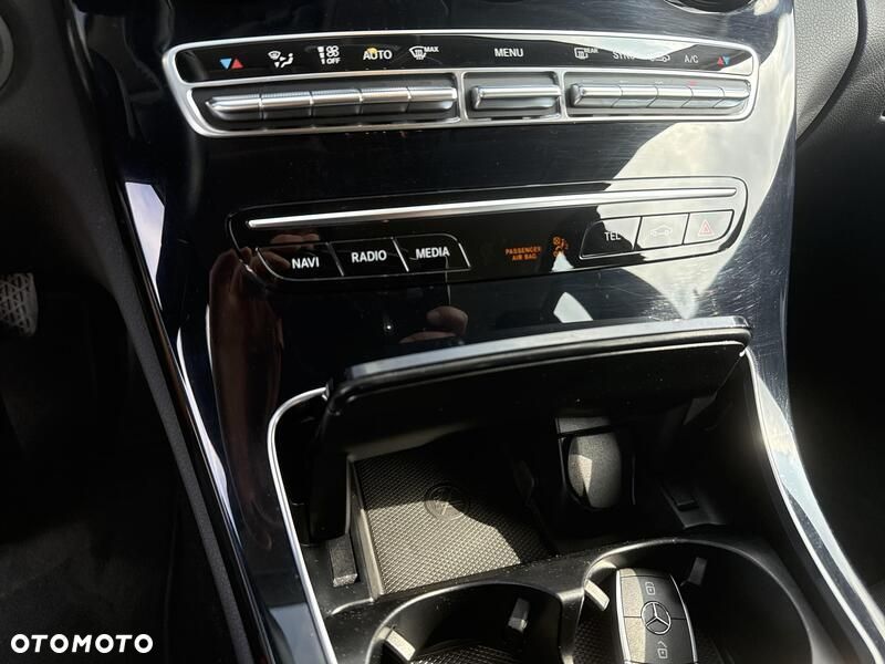 Mercedes-Benz Klasa C 180 9G-TRONIC - 16