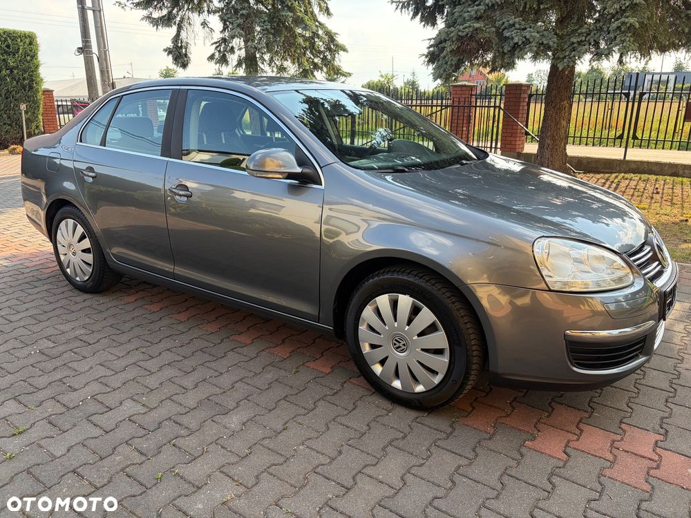 Volkswagen Jetta 1.6 Comfortline - 5