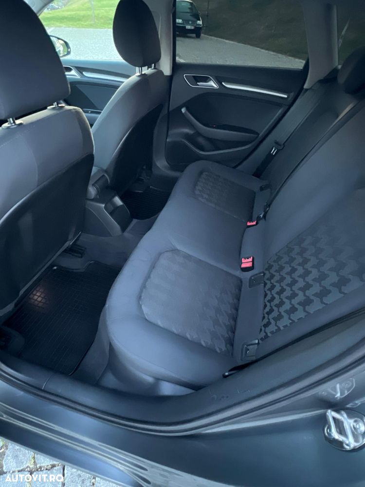Audi A3 Sportback 1.6 TDI ultra Attraction - 6