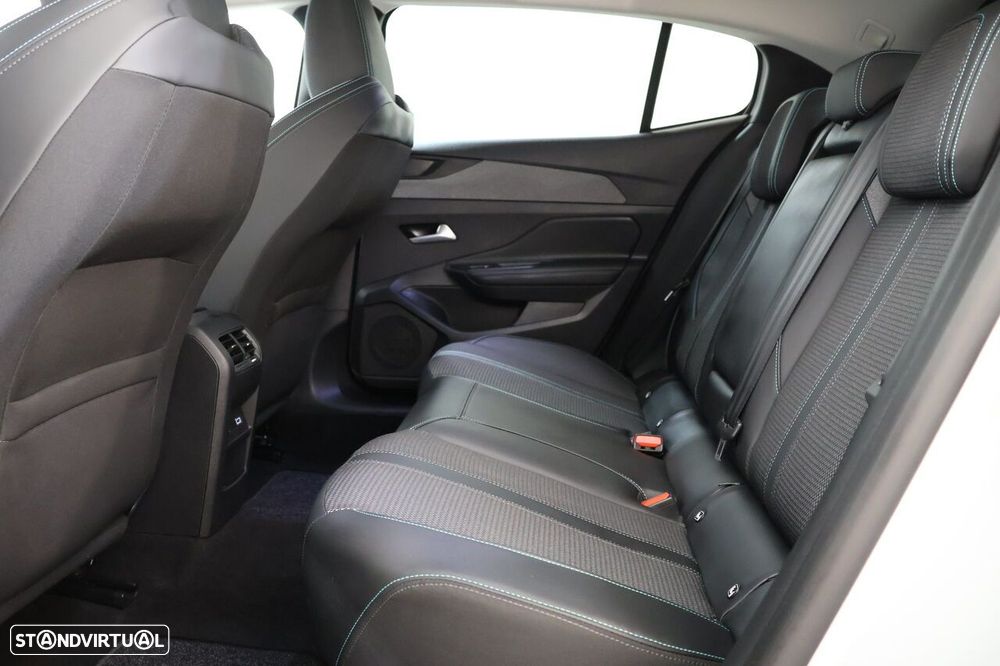 Peugeot 408 1.6 Hybrid Allure e-EAT8 - 7