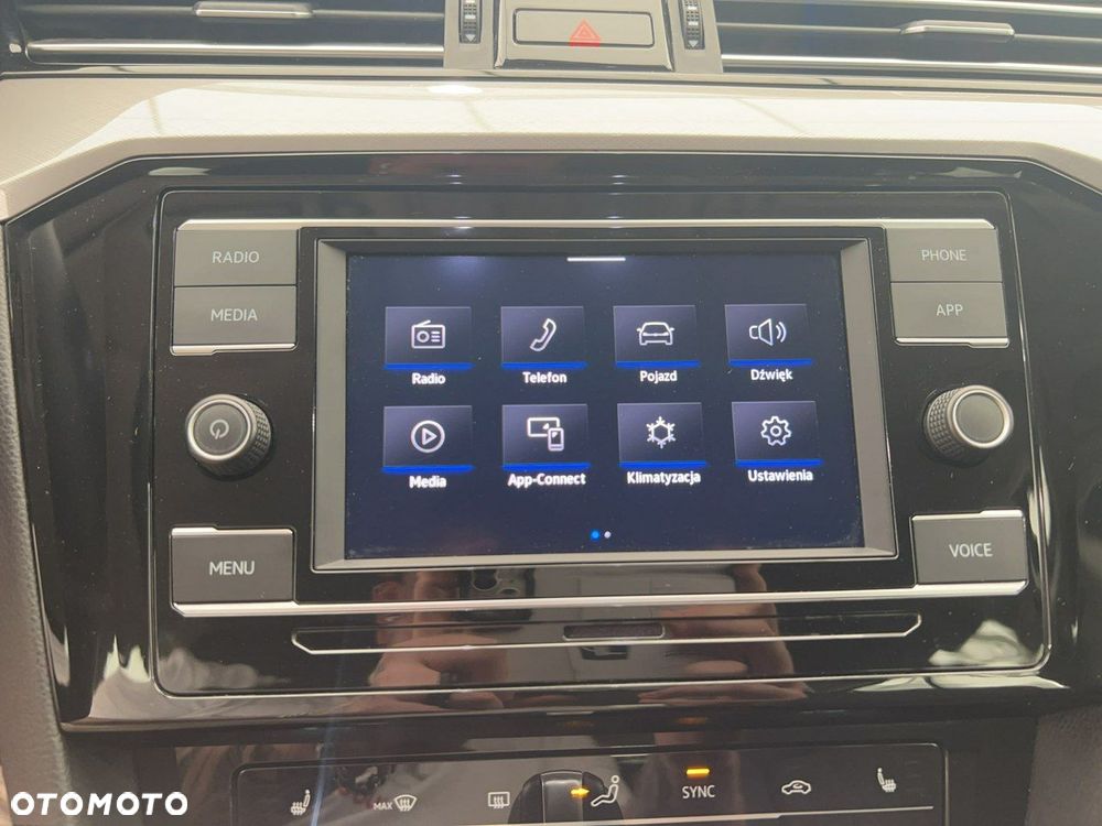 Volkswagen Passat - 20