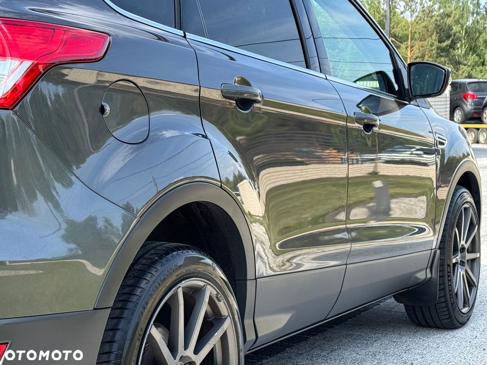 Ford Kuga 2.0 TDCi 2x4 Titanium - 18
