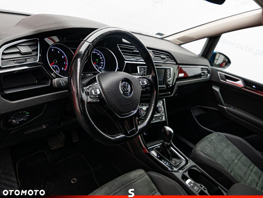 Volkswagen Touran - 10