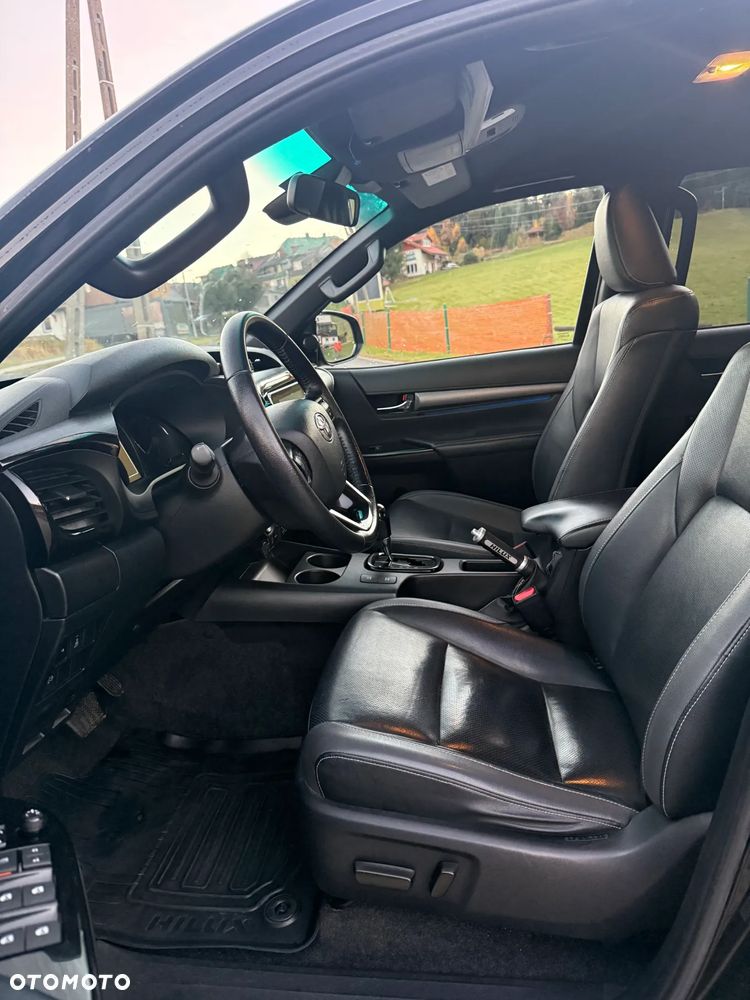 Toyota Hilux 2.8 D-4D Double Cab Invincible 4x4 - 2