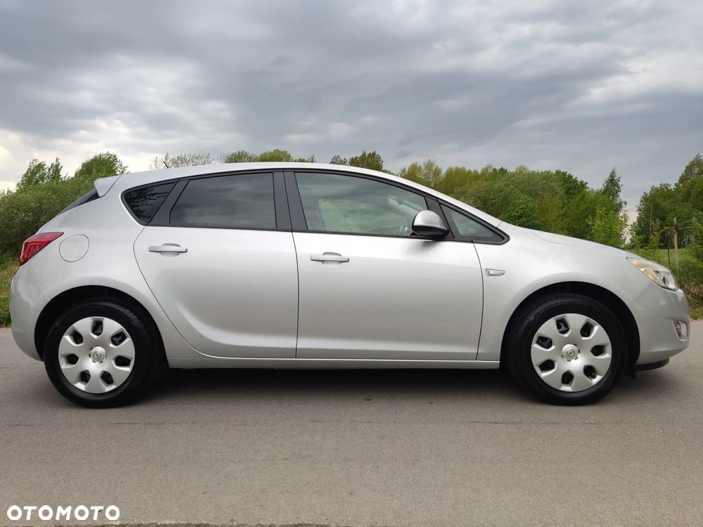 Opel Astra 1.4 ecoFLEX - 24