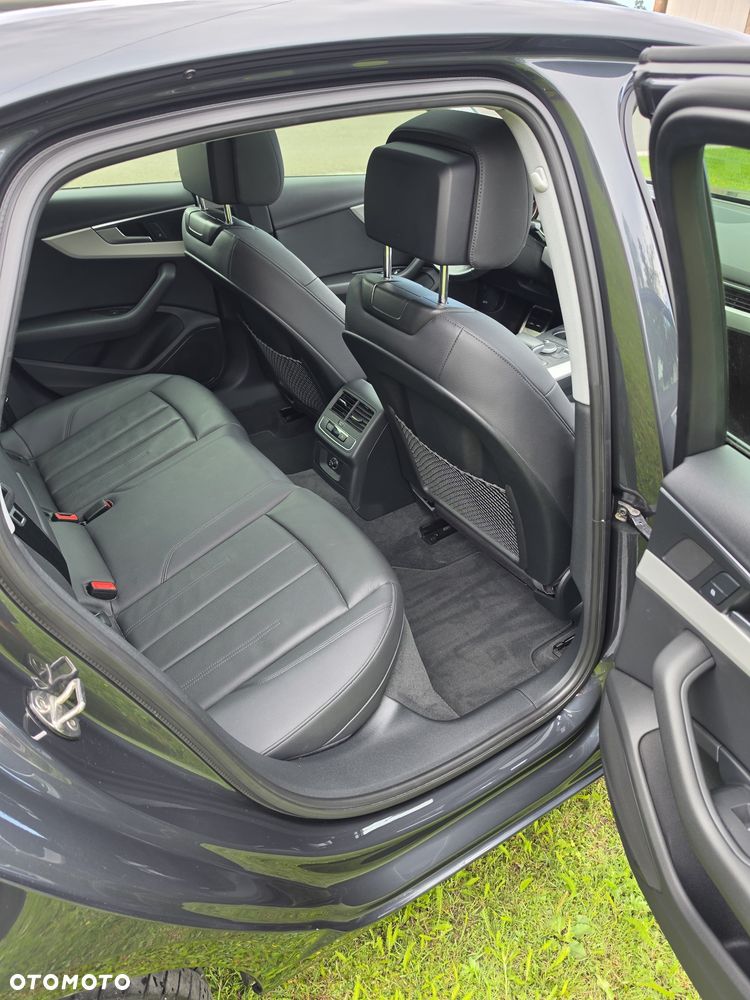 Audi A4 Limousine - 16