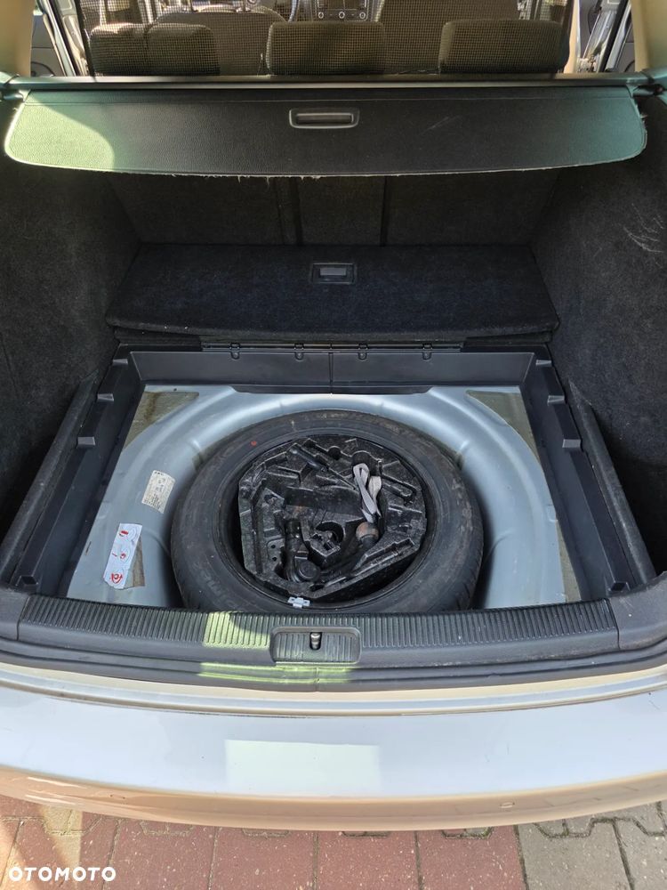 Volkswagen Golf VI 2.0 TDI Comfortline - 11