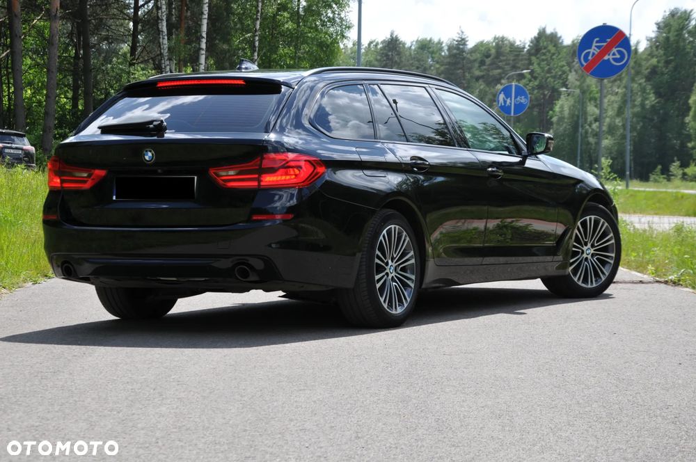 BMW Seria 5 520d xDrive Sport Line - 11