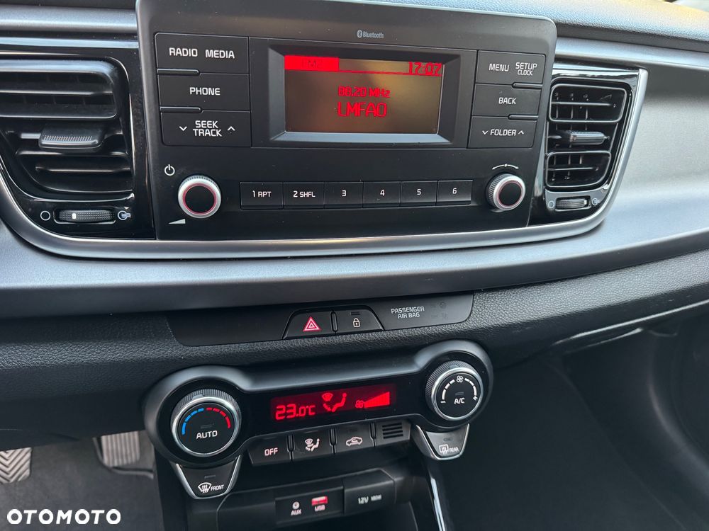 Kia Rio 1.2 Dream Team Edition - 26