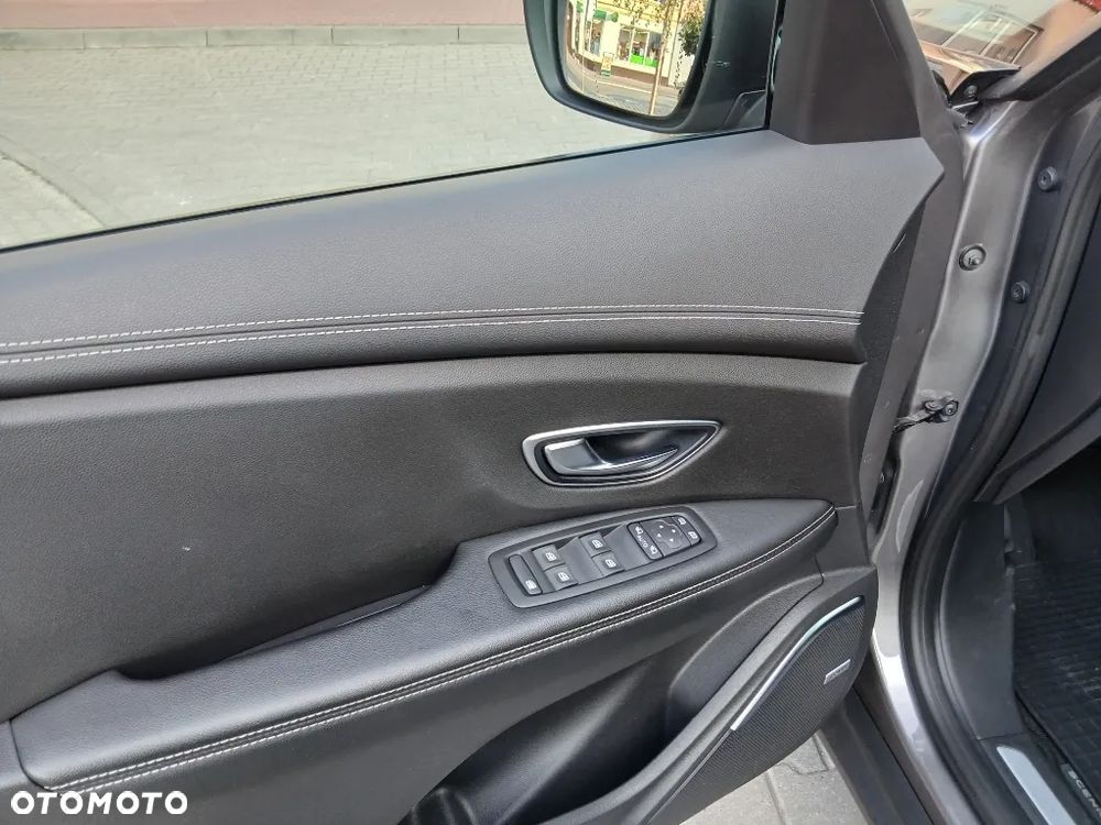 Renault Scenic BLUE dCi 120 EDC BOSE EDITION - 23