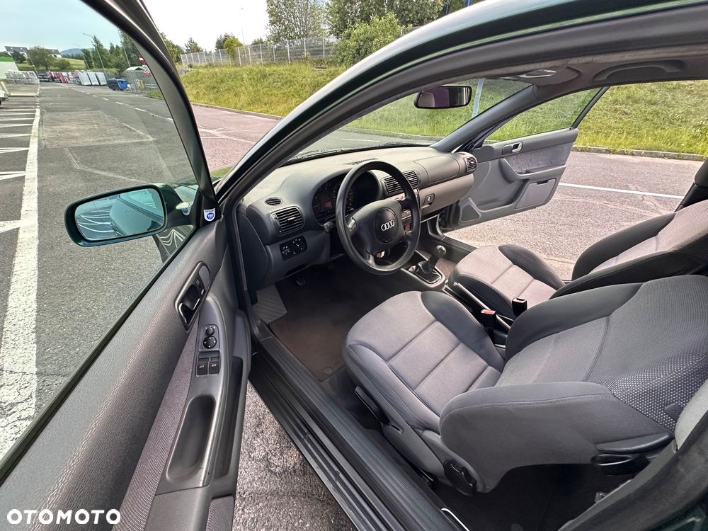Audi A3 3-drzwiowe 1.6 Ambition - 11