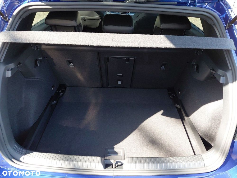Volkswagen Golf 1.5 eTSI mHEV R-Line Plus DSG - 11