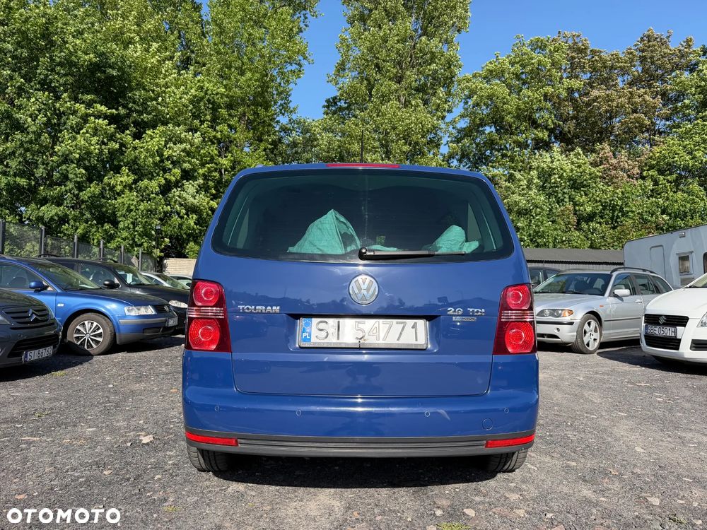Volkswagen Touran 2.0 TDI DPF BlueMotion Technology DSG STYLE - 4