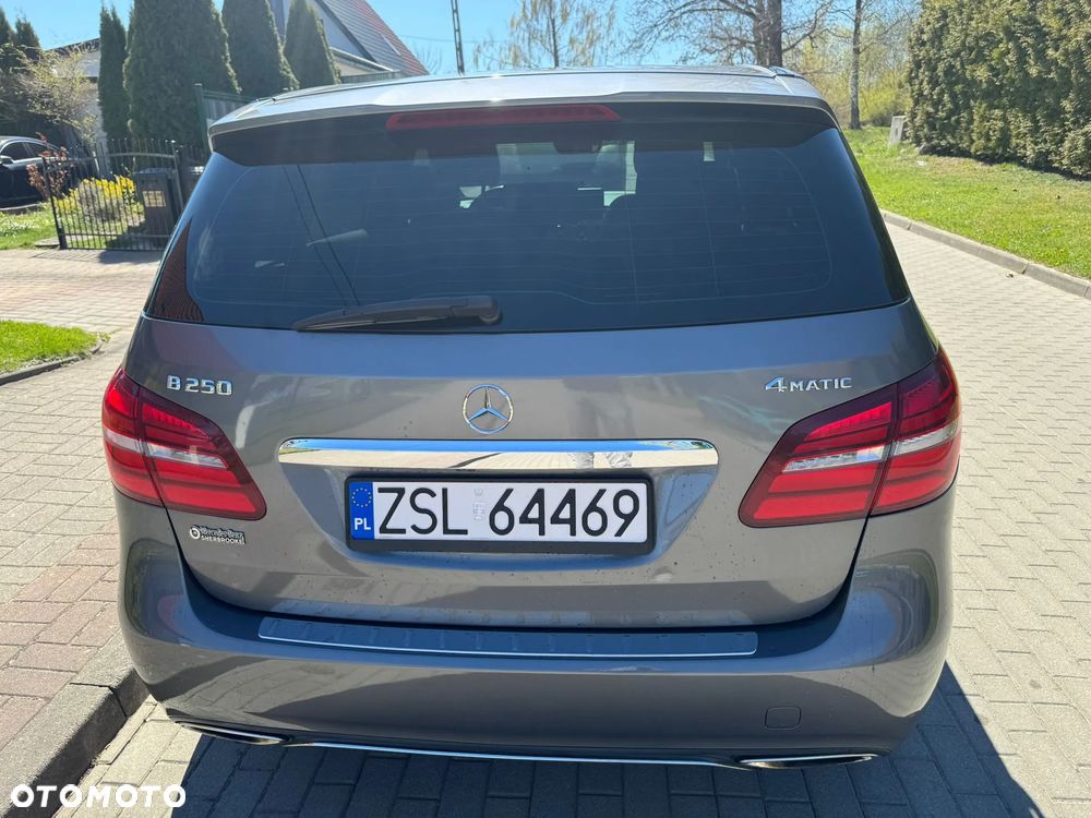 Mercedes-Benz Klasa B 250 4Matic 7G-DCT UrbanStyle Edition - 8
