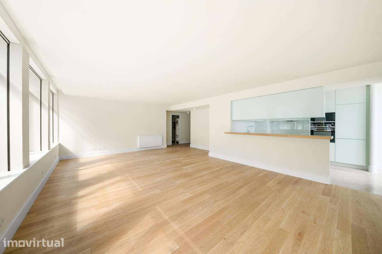 Apartamento T3 em Prédio de Requinte no Porto! - Grande imagem: 5/34