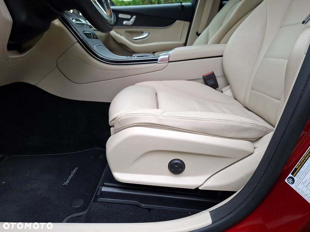 Mercedes-Benz GLC 300 4Matic 9G-TRONIC Exclusive - 23