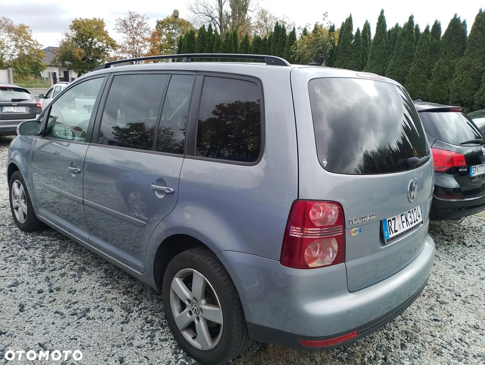 Volkswagen Touran - 7