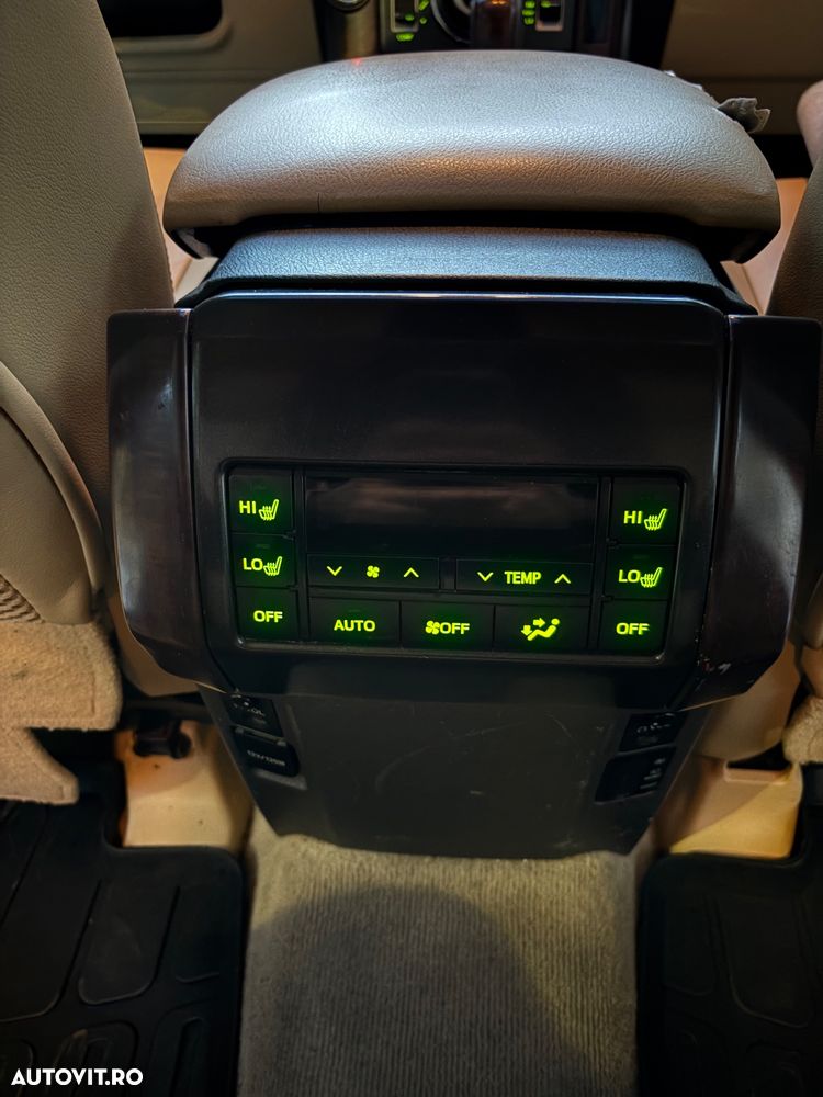 Toyota Land Cruiser - 12