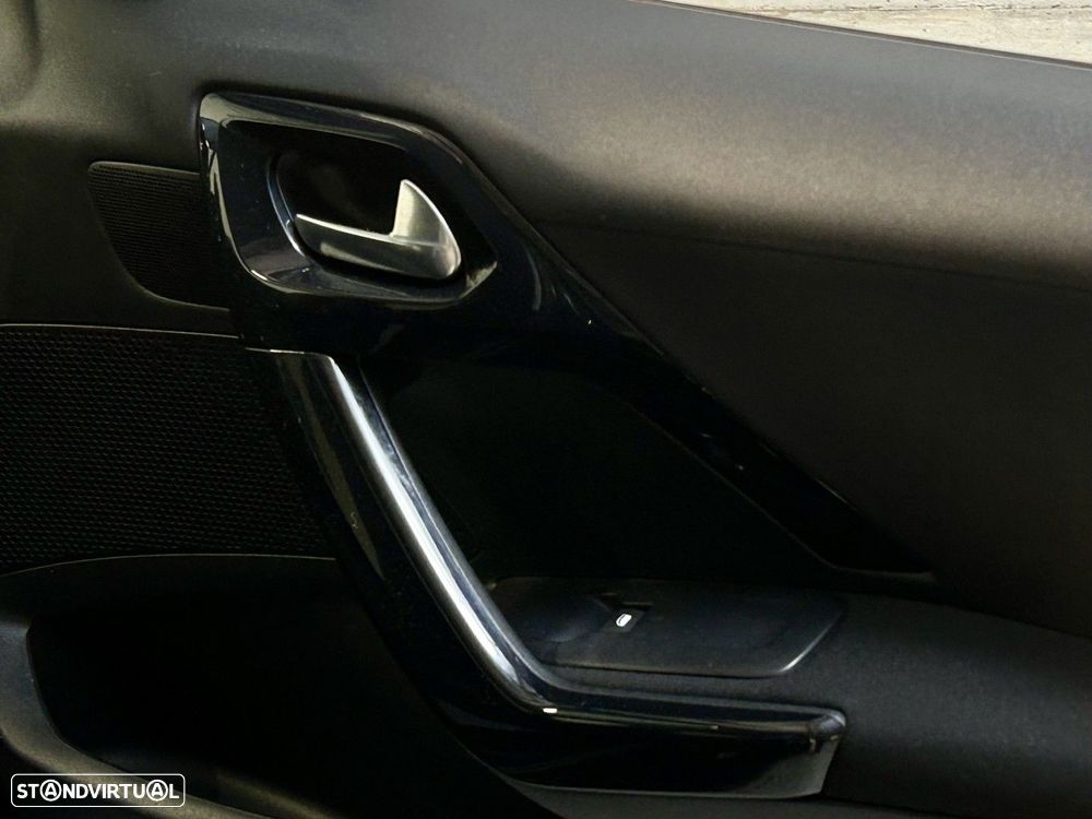 Peugeot 208 1.2 PureTech Style - 30