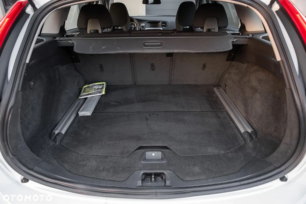 Volvo V60 2.0T Summum - 28