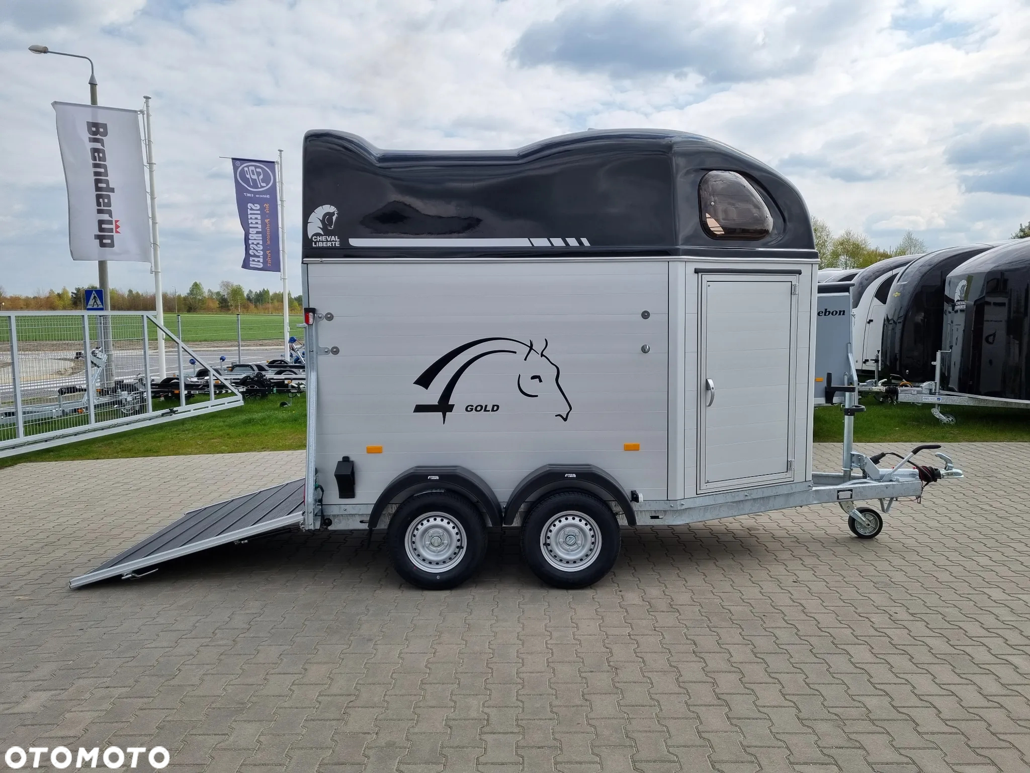 Cheval Liberte Gold First Alu + siodlarnia przyczepa dwukonna - 21