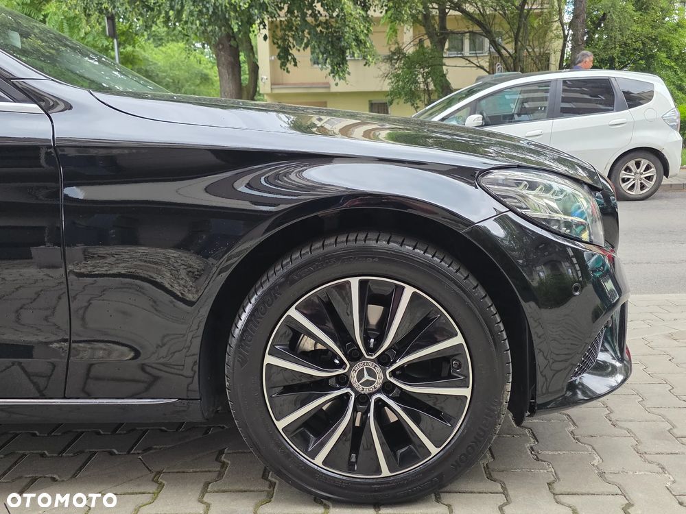 Mercedes-Benz Klasa C 200 4-Matic 9G-TRONIC - 13