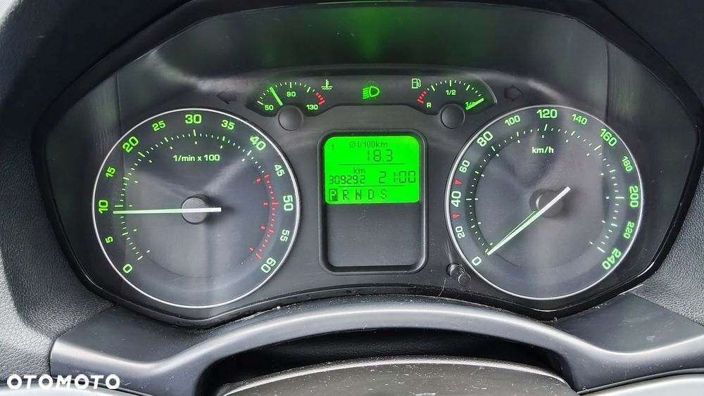 Skoda Octavia 2.0 TDI Ambiente DSG - 6